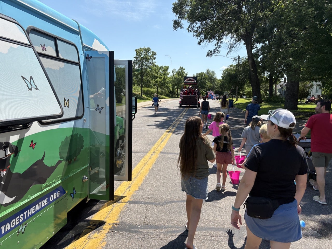 Volunteer with Stages Theatre Company